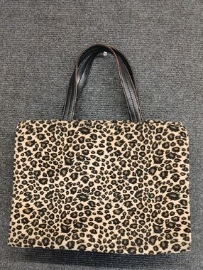 Amanda Smith Fuzzy Leopard Print HandBag with Mag/Snap Closure